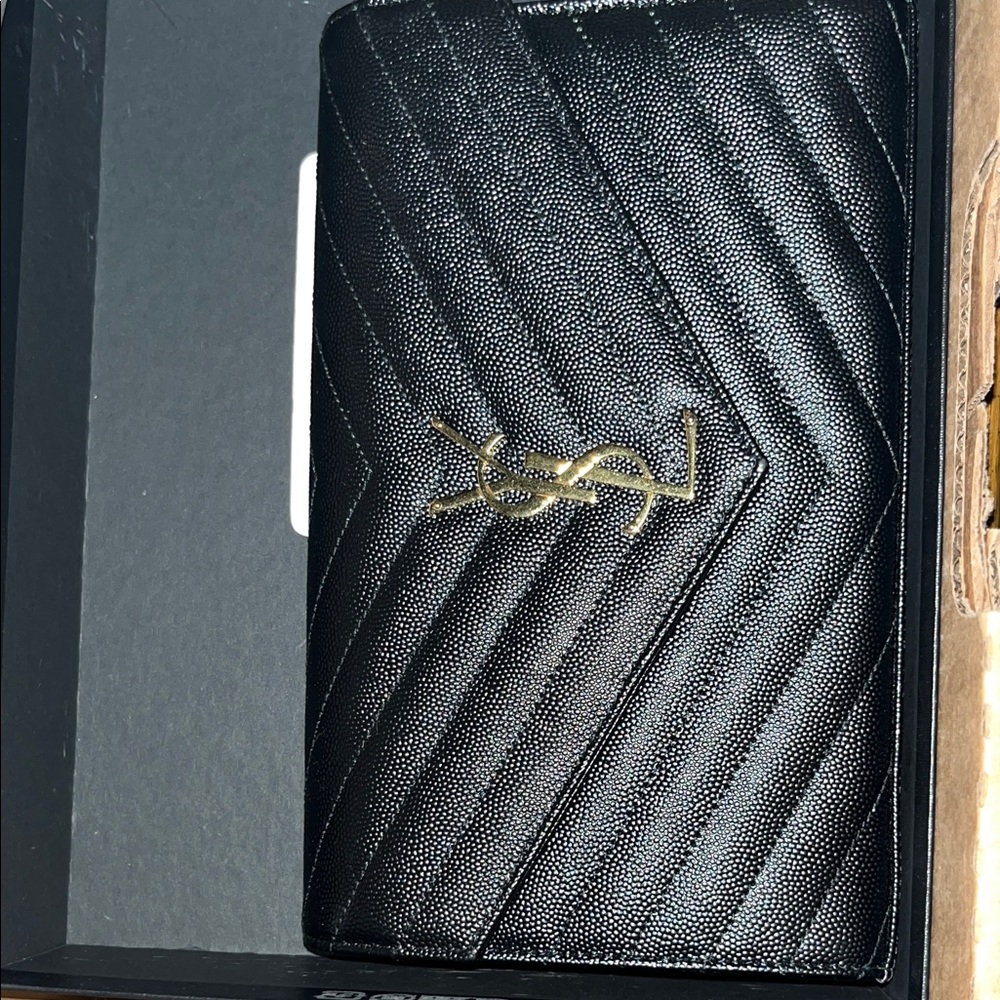 Saint Laurent Cassandre Matelassé Leather Wallet on a Chain - Picture 3 of 6